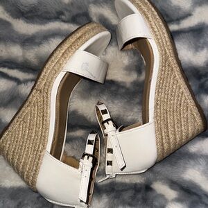 Espirit Romy White Wedge Sandals w/Gold Studded Ankle Straps - 7.5